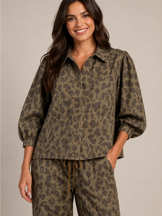 Gigio Tops - Leopard print top with top stitch seam details with star snaps